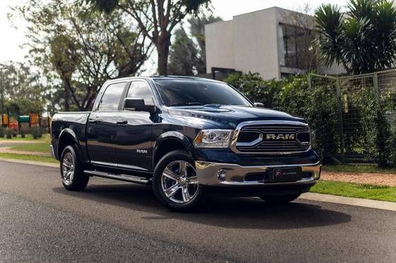 RAM CLASSIC 5.7 V8 GASOLINA LARAMIE CD 4X4 AUTOMÁTICO RAM CLASSIC 5.7 V8 GASOLINA LARAMIE CD 4X4 AUTOMÁTICO